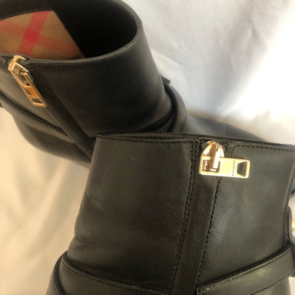 Burberry Bedford Booties 🖤 - Picture 8 of 8